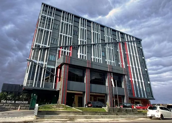 New Hollywood Hotel