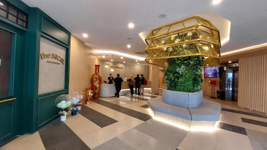 New Hollywood Hotel 3*