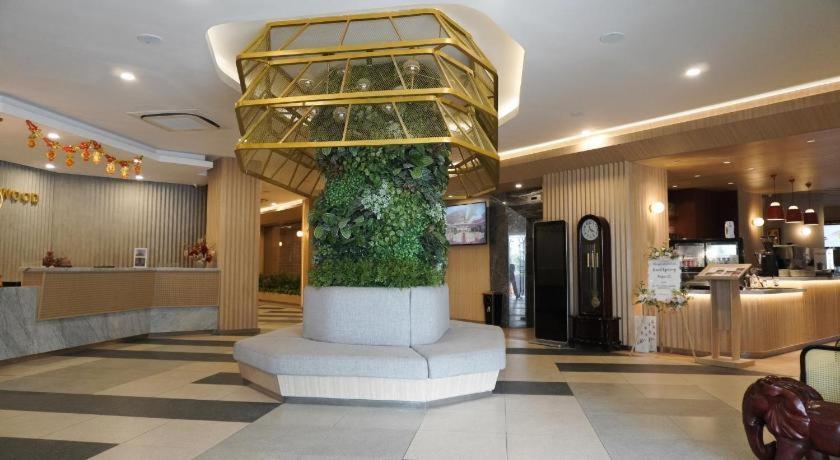 Hotel New Hollywood 3*