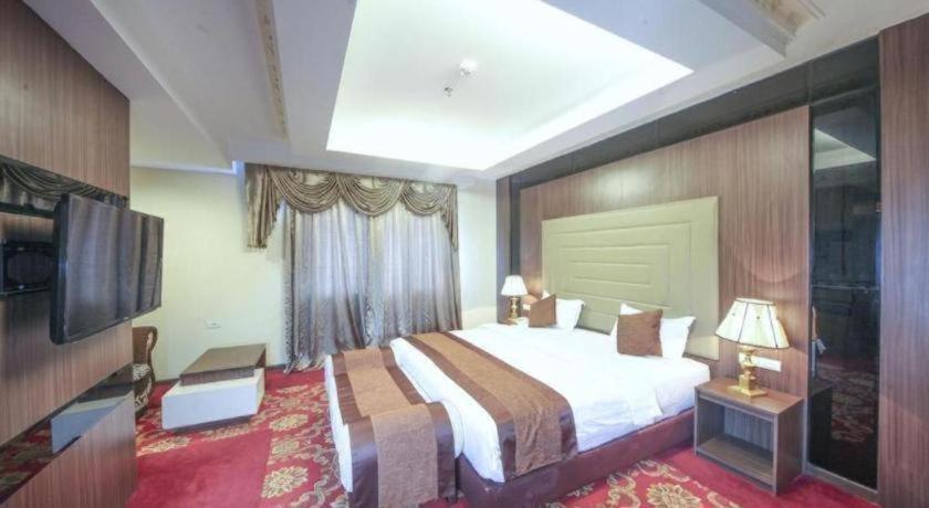 Hotel New Hollywood