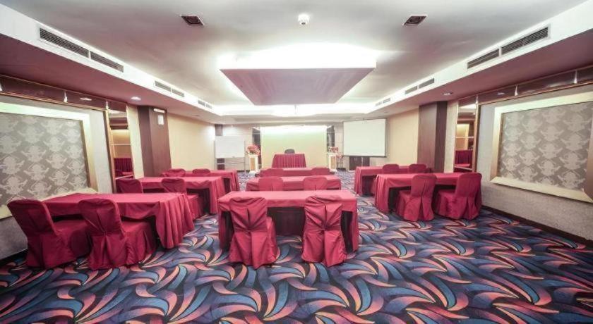 New Hollywood 3* Pekanbaru