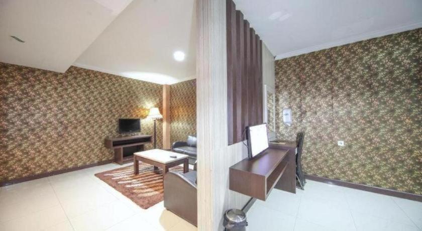 Hotel New Hollywood Pekanbaru