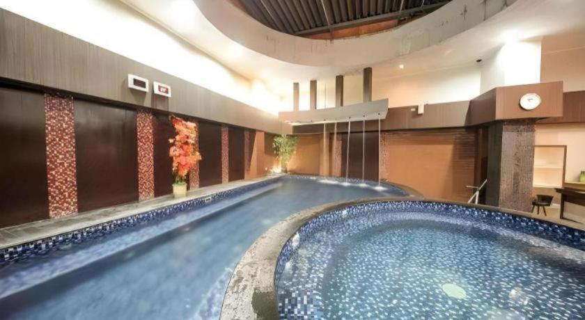 New Hollywood Hotel Pekanbaru