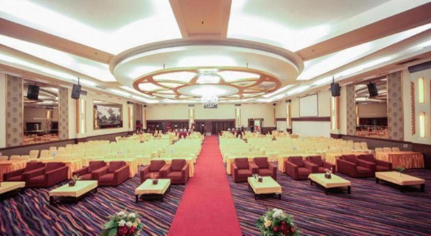 New Hollywood Hotel 3*