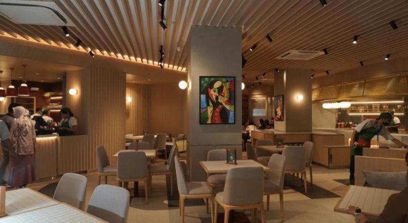Hotel New Hollywood