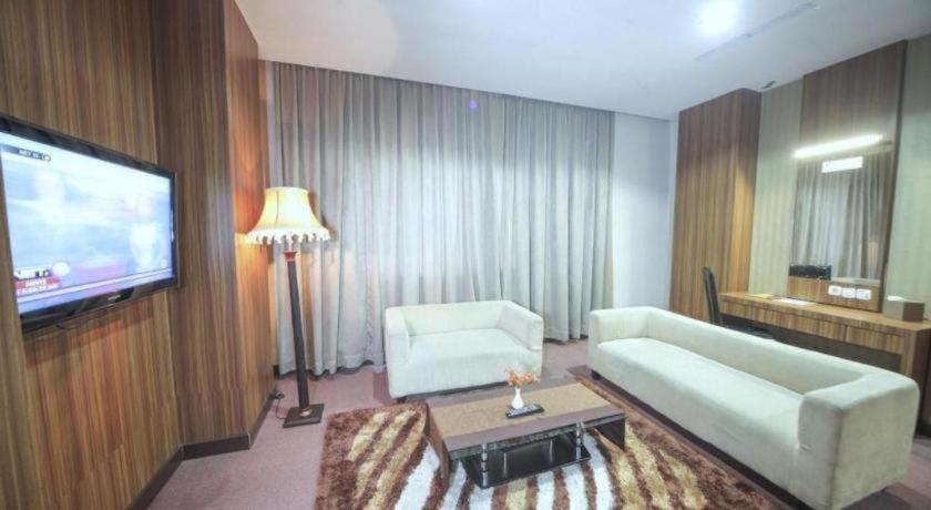 Hotel New Hollywood 3*