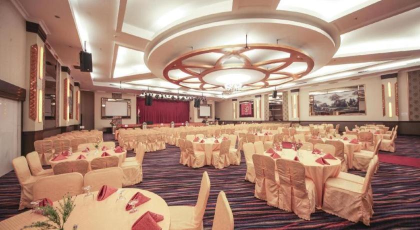 New Hollywood Hotel Pekanbaru
