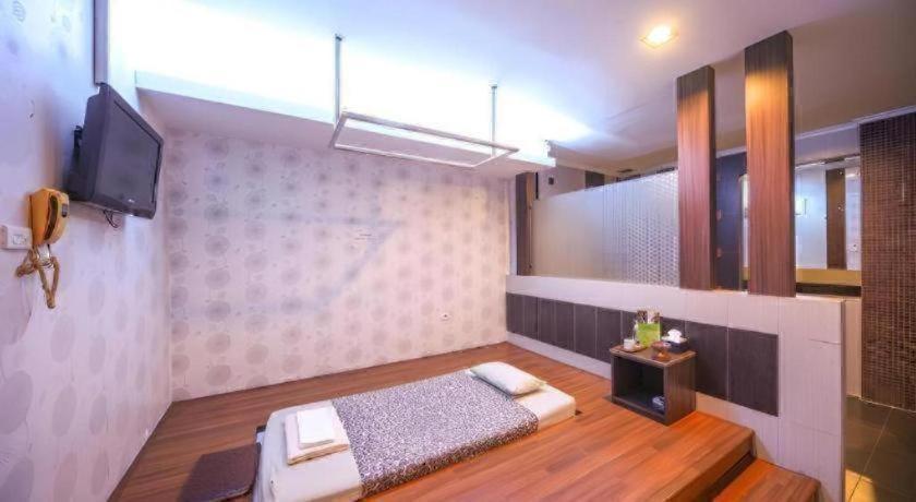 Hotel New Hollywood 3*
