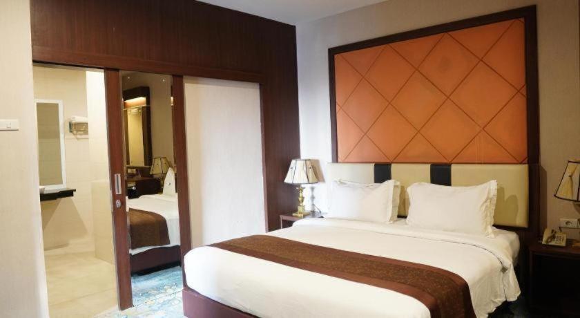 Hotel New Hollywood Pekanbaru