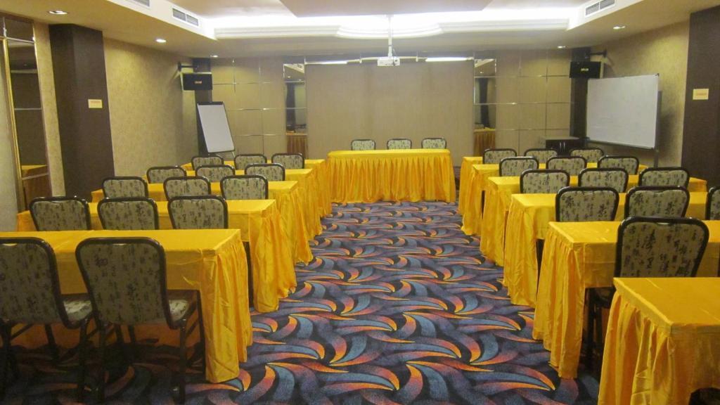 New Hollywood Hotel Pekanbaru