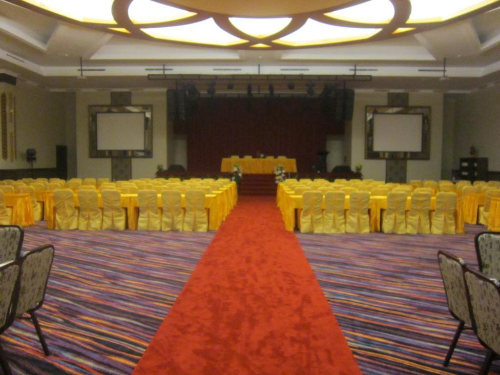 New Hollywood Hotel Pekanbaru